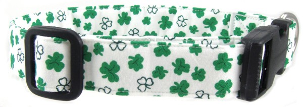 Tossed Shamrocks on White Dog Collar